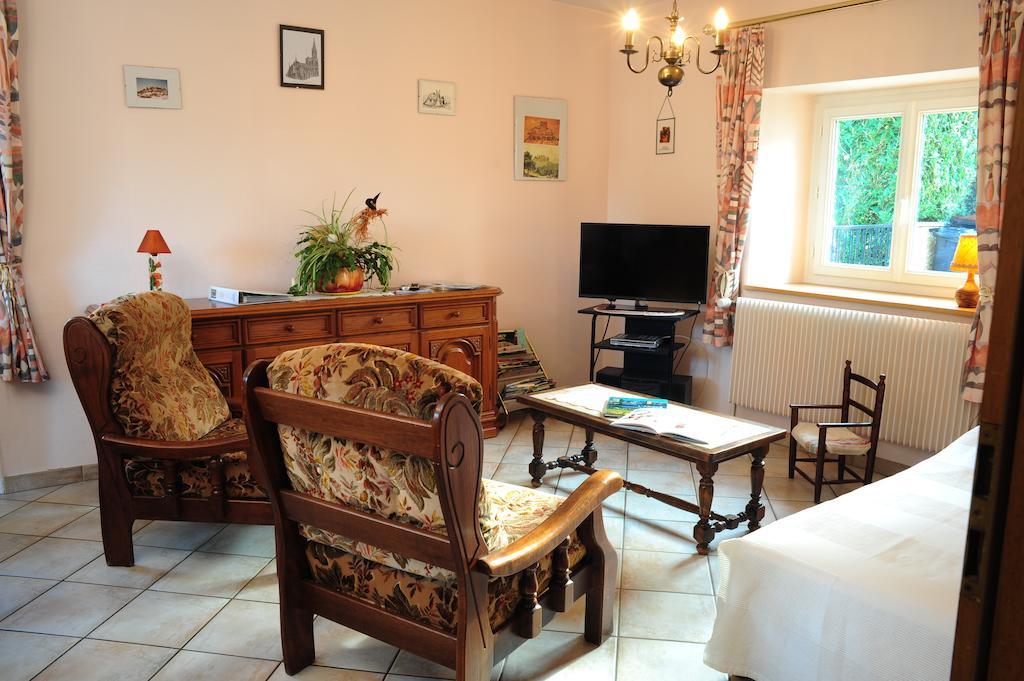 Au Pied Du Chateau Lichtenberg Habitación foto